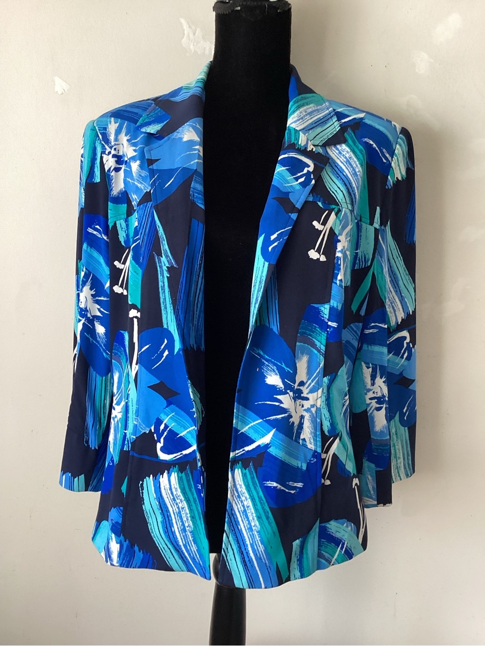 Tan jay Women's Blue Floral Open-Front Blazer Jacket